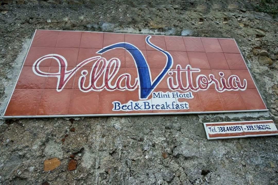 Villa Vittoria Mini Hotel Salerno Exterior foto